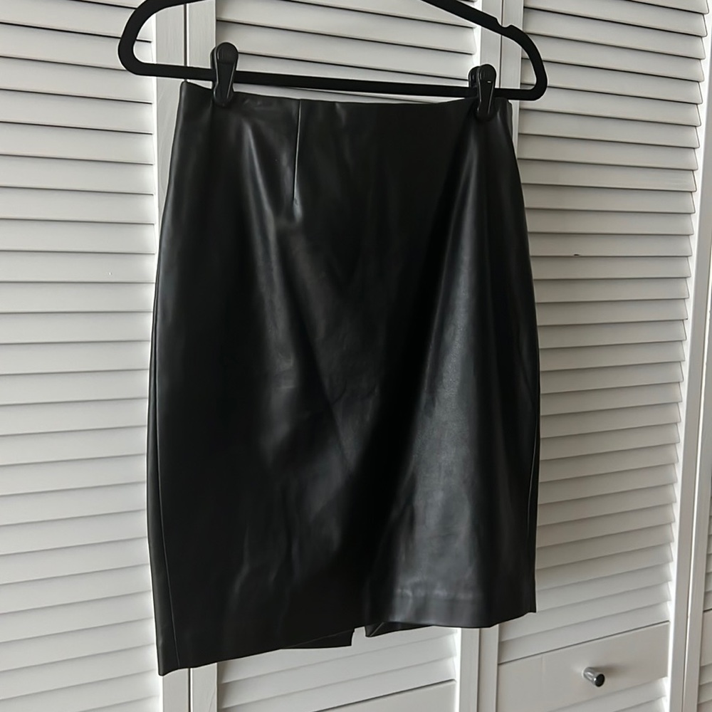 Ann Taylor leather pencil skirt petite size 6